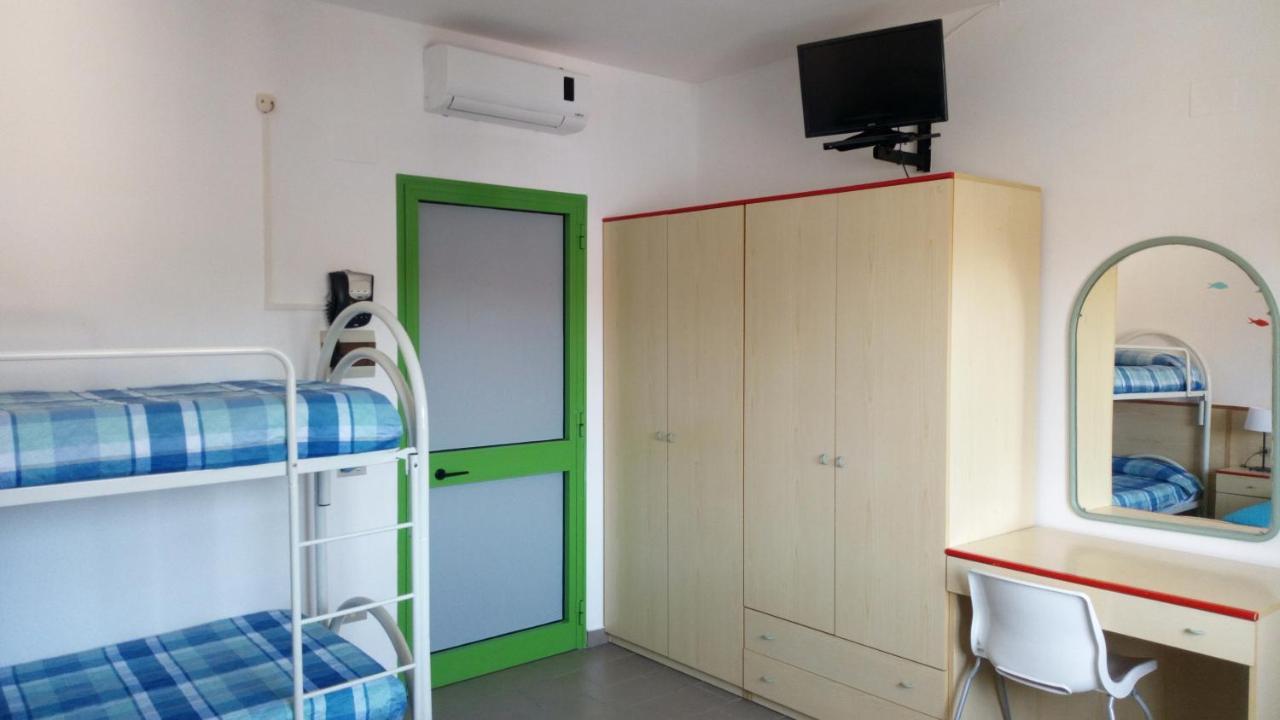 Hotel Lupo Di Mare Marina di Castagneto Carducci Bagian luar foto