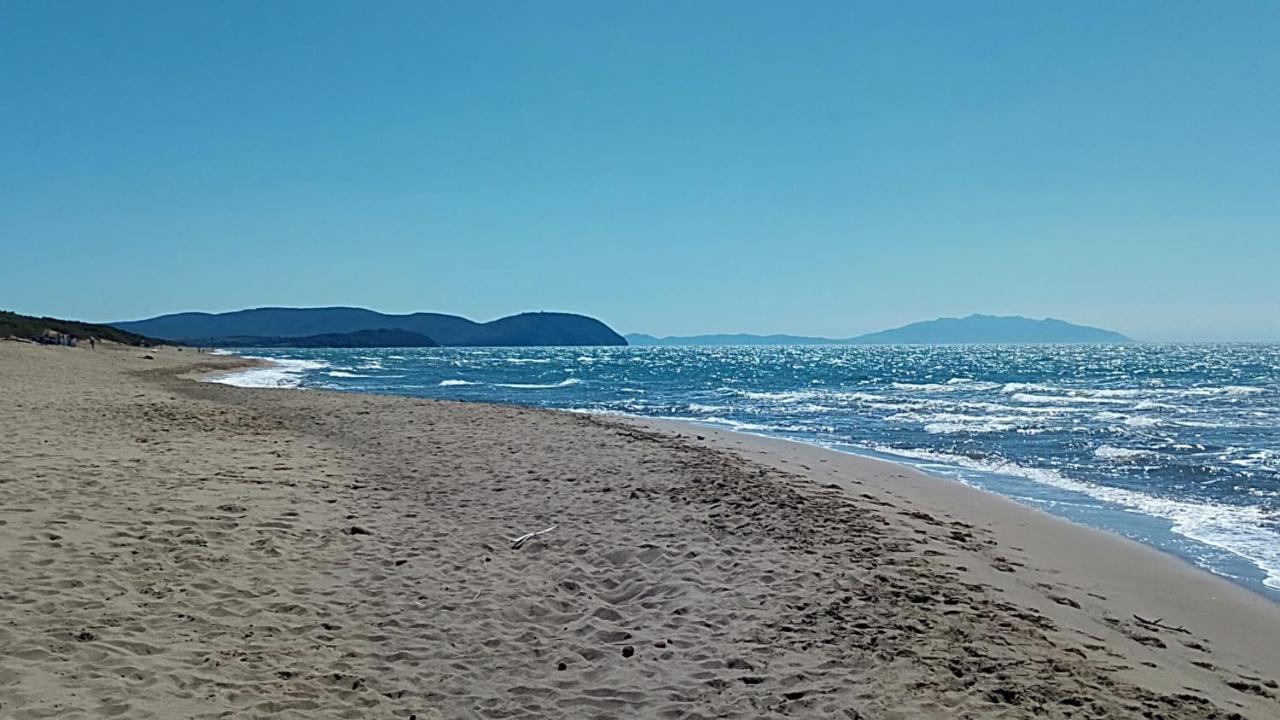 Hotel Lupo Di Mare Marina di Castagneto Carducci Bagian luar foto