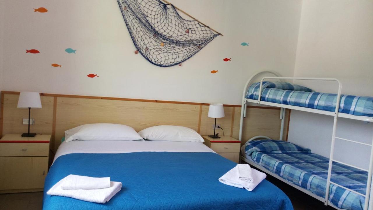 Hotel Lupo Di Mare Marina di Castagneto Carducci Bagian luar foto